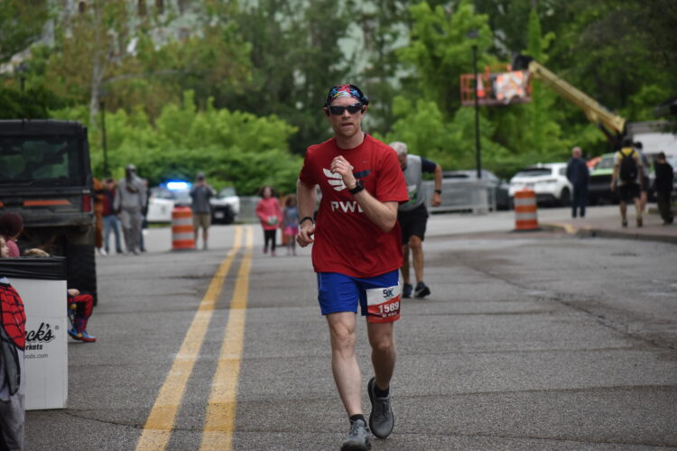 Stewart Returns to Men's 5K Walk, Reclaims Victory